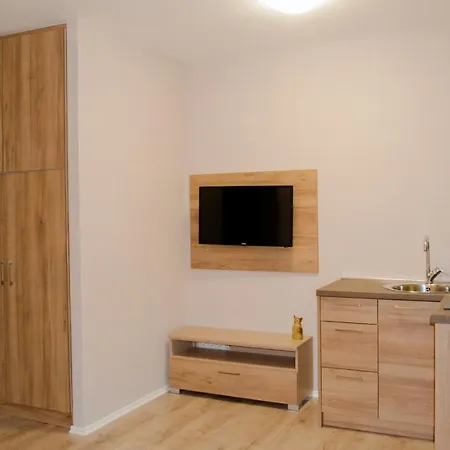 Ozapartments מוסטר