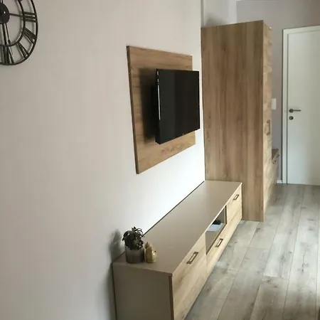 Ozapartments מוסטר